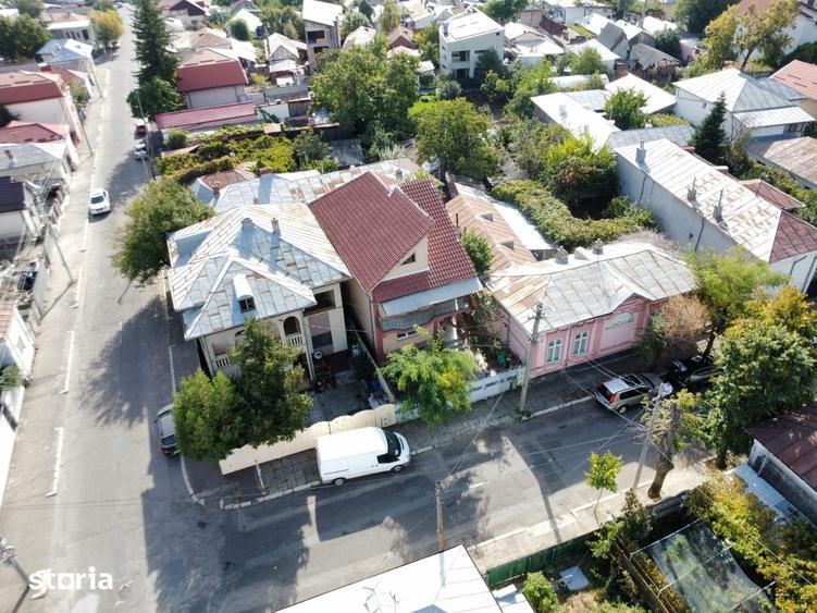 Casă cu 5 camere cu Teren 200 Mp în Central
