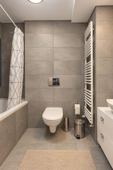 Apartament cu 3 camere semidecomandat în Aviației