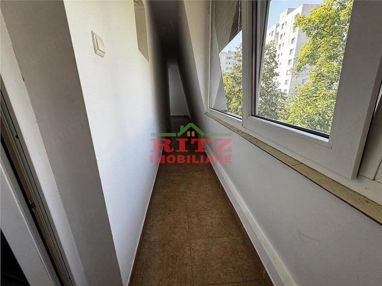 Apartament cu 3 camere semidecomandat în Ultracentral