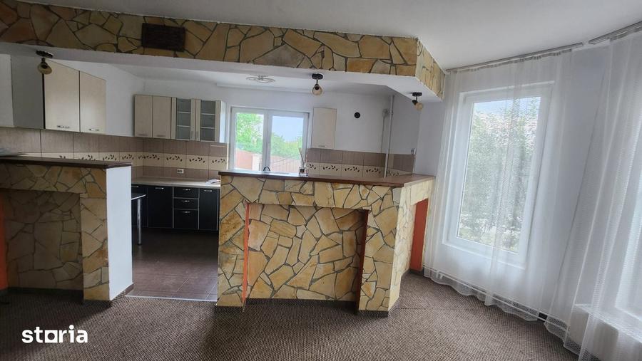 Casă cu 4 camere cu Teren 300 Mp în Dâmbul Rotund