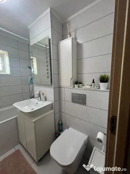 Apartament cu 2 camere decomandat în Sud
