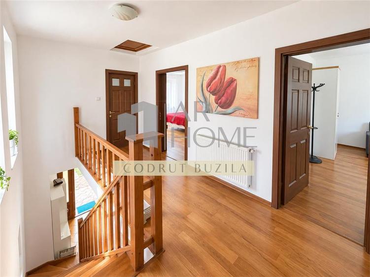 Casă individuală cu 4 camere cu Teren 300 Mp în Ultracentral