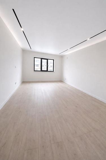 Apartament cu 3 camere decomandat în Piața Centrală