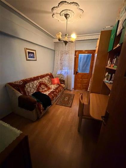 Apartament cu 4 camere decomandat în Dacia