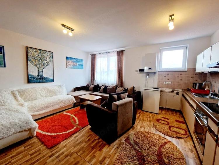 Apartament cu 3 camere decomandat în Periferie