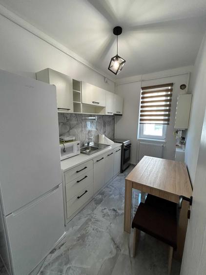 Apartament cu 2 camere decomandat în Roșu