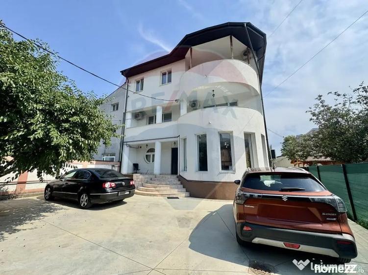 Casă cu 6 camere cu Teren 180 Mp în Giulești