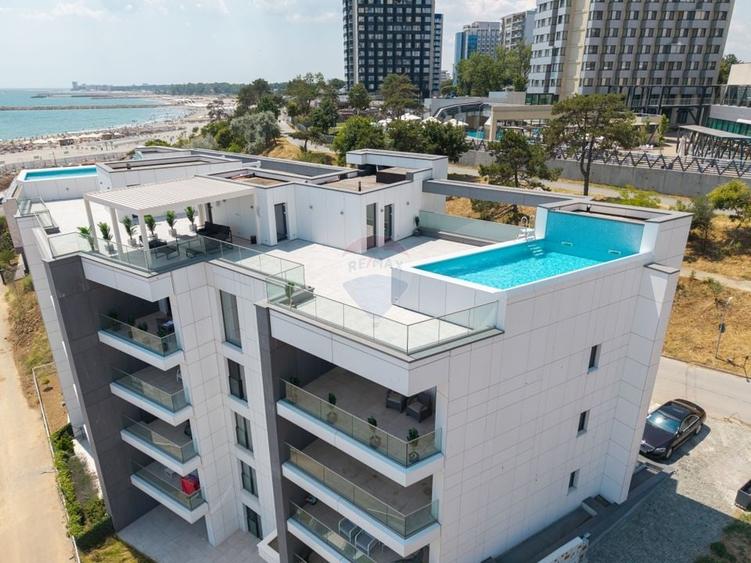 Penthouse cu 4 camere decomandat, mobilat în Nord