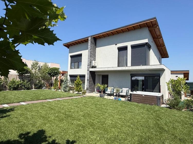 Casă cu 4 camere în Dimieni
