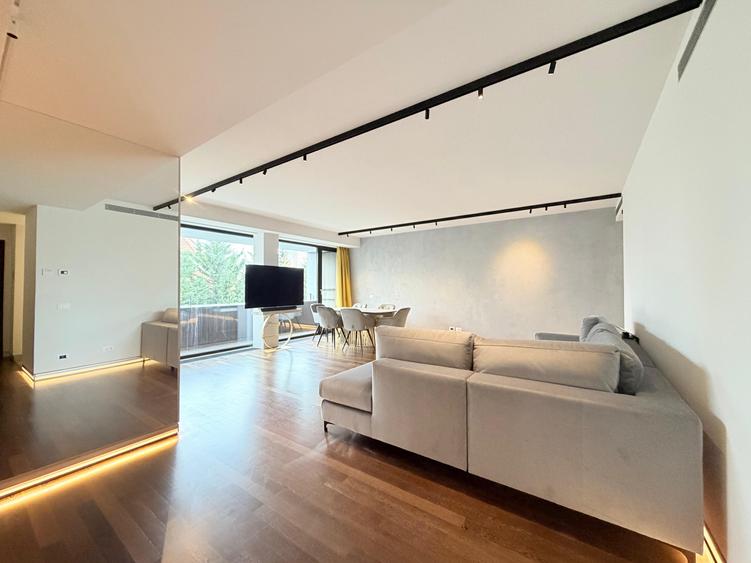 Apartament cu 3 camere decomandat, mobilat în Primăverii
