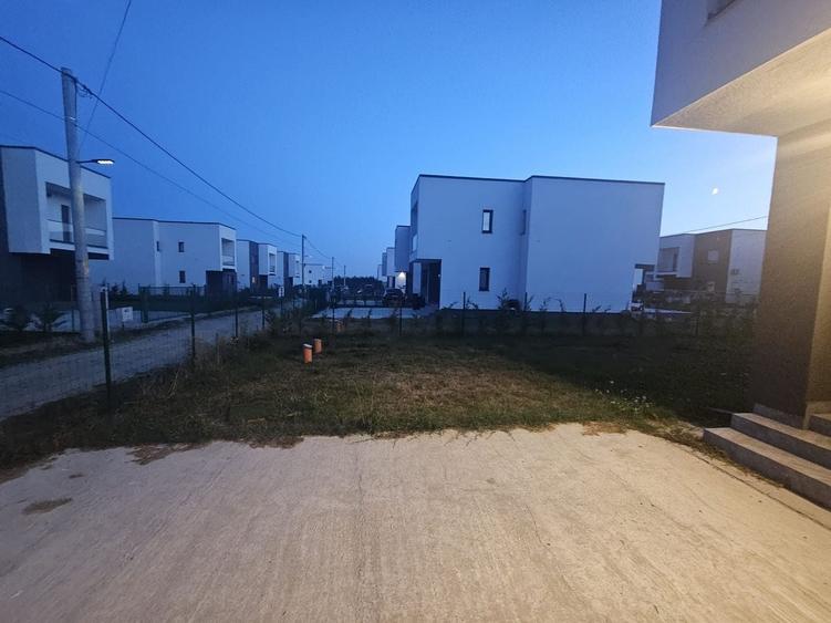 Vilă modernă, nouă, de închiriat în Micești, între Pitești și Mioveni - 15