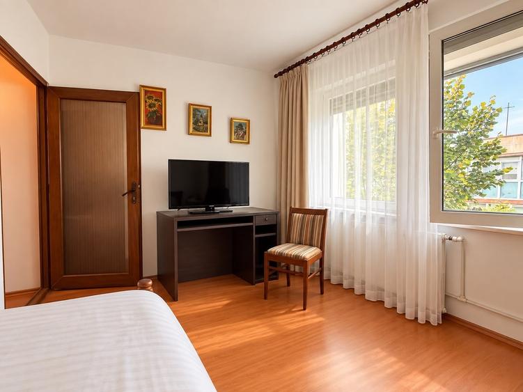Apartament cu 4 camere decomandat, mobilat în Inel II
