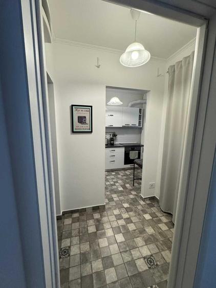 Apartament cu 2 camere semidecomandat în 1 Mai