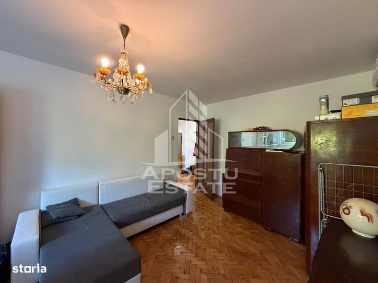 Apartament cu 2 camere decomandat în Aradului
