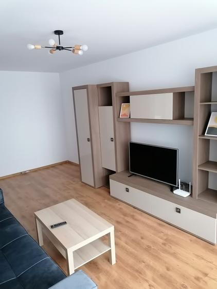 Apartament cu 2 camere decomandat în Noua