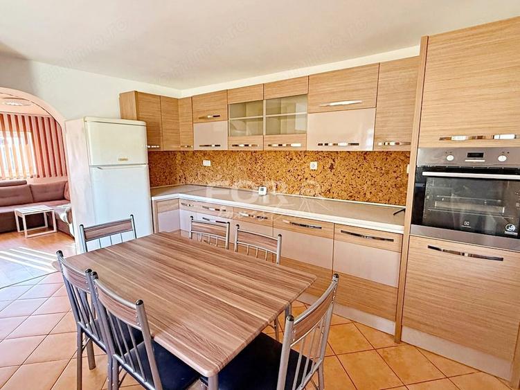 Casă cu 6 camere cu Teren 428 Mp în Iosia