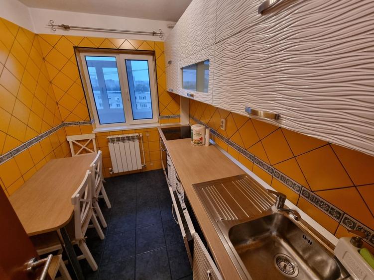 Apartament cu 3 camere decomandat, mobilat în Tomis Nord