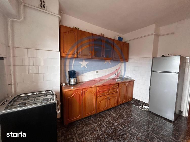 Apartament cu 3 camere decomandat în Calea Severinului