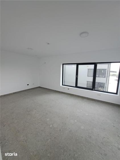 Spațiu comercial, de 460 mp, în Balotești