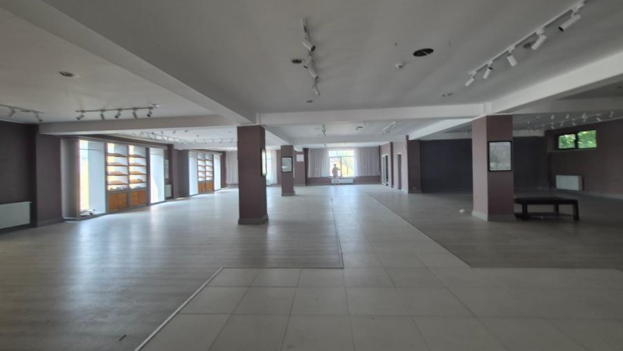 SHOWROOM - MAGAZIN -  PRODUCTIE - DEPOZITARE - 32