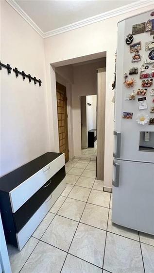 Apartament cu 2 camere semidecomandat în Gemenii