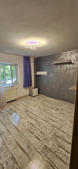 Apartament cu 2 camere decomandat în Steaua