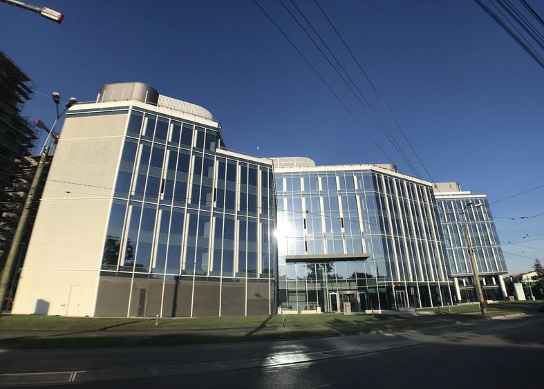 Birou, de 38,000 mp, în 1 Mai