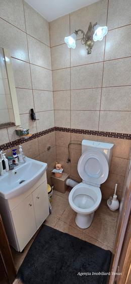 Casă individuală cu 5 camere cu Teren 260 Mp în Central