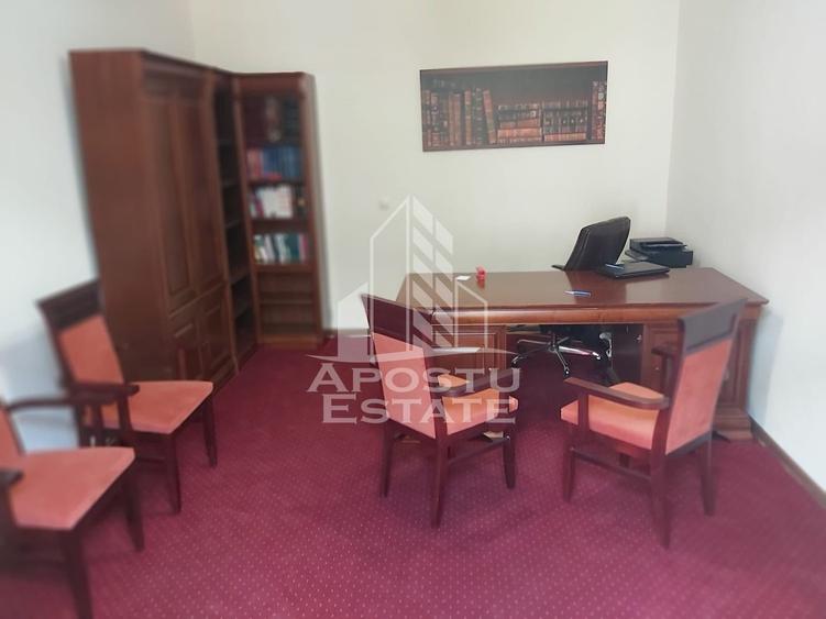 Apartament cu 3 camere decomandat, mobilat în P-ța Unirii
