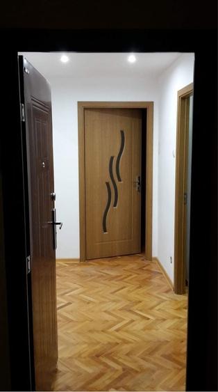 Apartament cu 3 camere decomandat în Zorilor