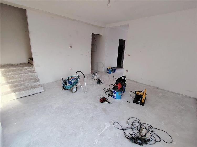 Duplex cu 4 camere cu Canalizare în Moșnița Veche