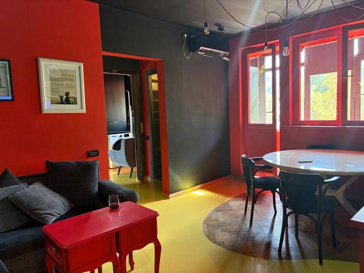 Apartament cu 2 camere semidecomandat, mobilat în 1 Mai
