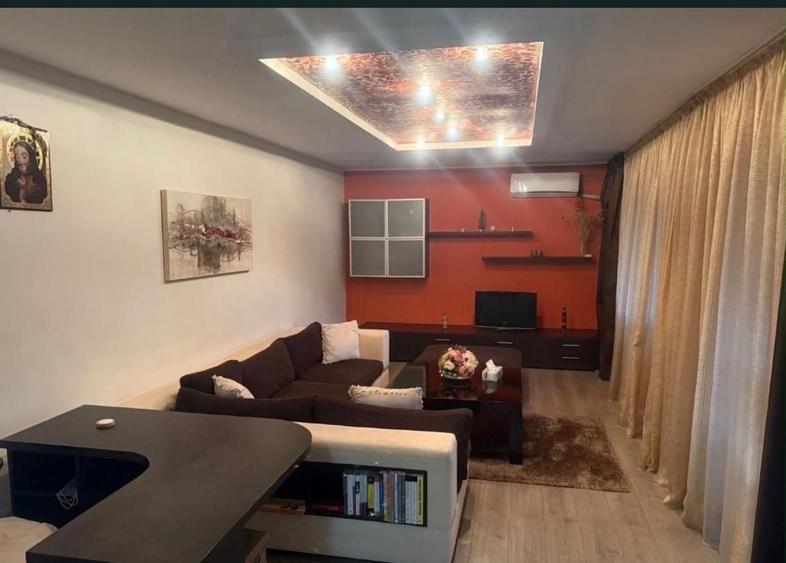 Apartament cu 3 camere decomandat în Babadag