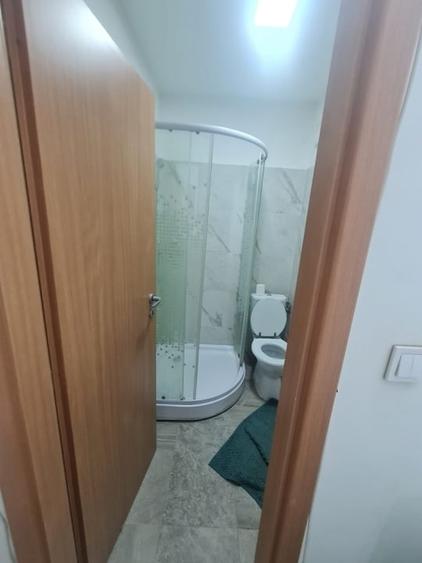 Garsonieră decomandată în Granit