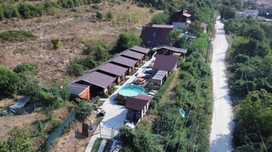 Spațiu comercial, de 800 mp, în Eșelnița