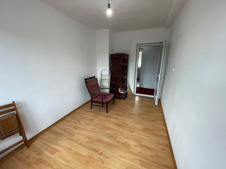 Apartament cu 3 camere decomandat în Păcurari