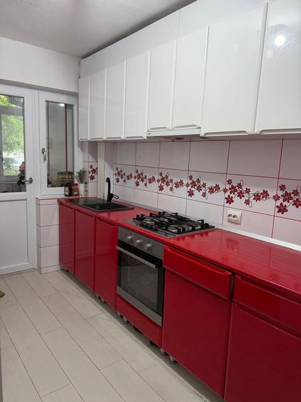 Apartament cu 3 camere decomandat în Valea Rosie