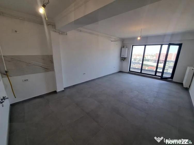 Apartament cu 3 camere decomandat în Energia