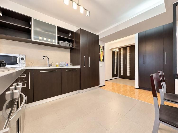 Apartament cu 3 camere decomandat, mobilat în Circumvalațiunii
