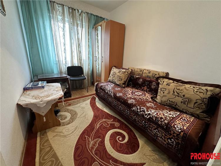 Apartament cu 3 camere semidecomandat în Alecu Russo
