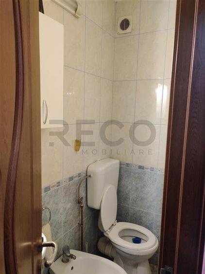 RECO Apartament cu 3 camere decomandat in cartierul Rogerius - 8