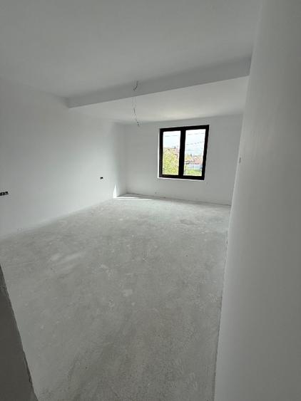 Casă individuală cu 5 camere cu Canalizare în Dârvari