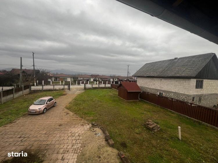 Casă cu 4 camere în Lăpuș