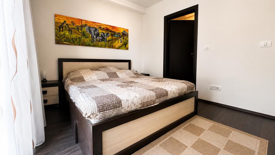 Apartament cu 3 camere semidecomandat în Braytim