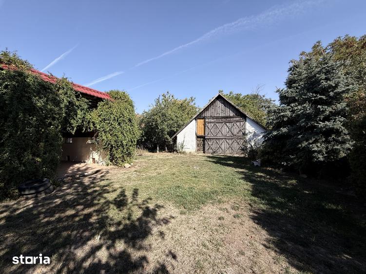 Casă cu 3 camere cu Canalizare în Petrești