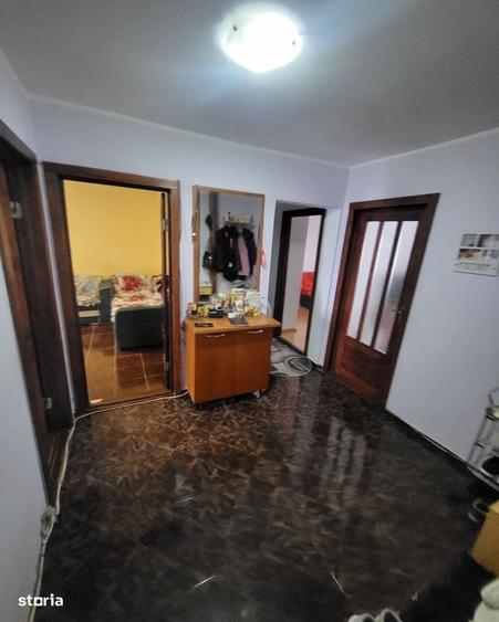 Apartament cu 3 camere decomandat în Mioriței