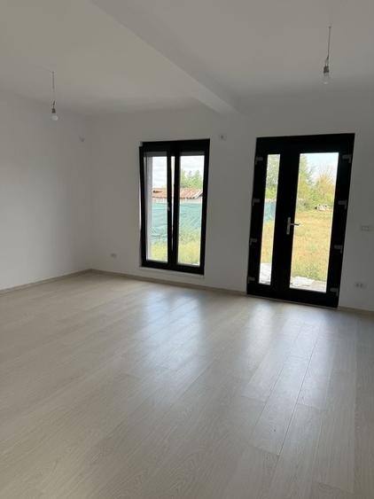 Casă cu 3 camere în Giroc
