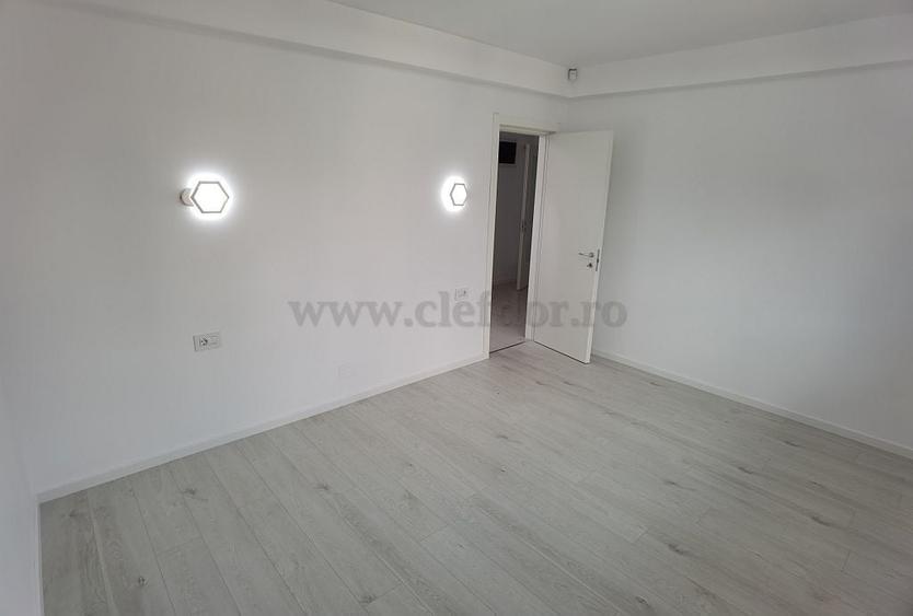 Casă individuală cu 6 camere cu Piscina în Iancu Nicolae