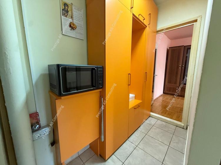 Garsonieră, mobilată în Dacia