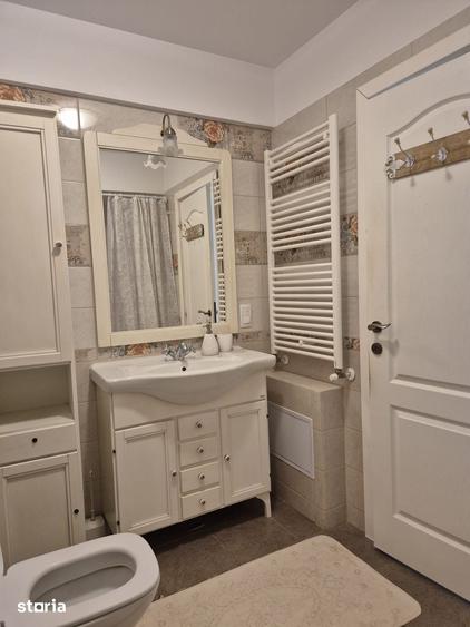 Apartament cu 3 camere în Mioriței